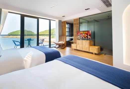 Zhujiajian Shuitian Yise·Super First-line Seaview Holiday Villa (Xiaowu Shitang Branch)Hotel Overview