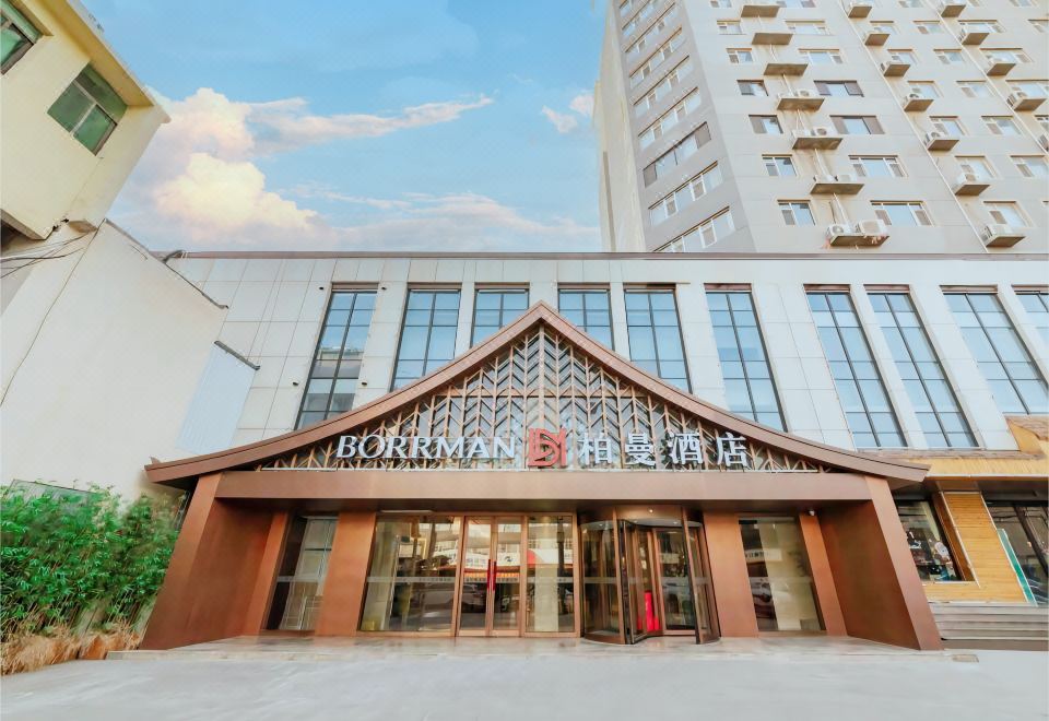 柏曼酒店(济南西站山东国际会展中心店)外景图