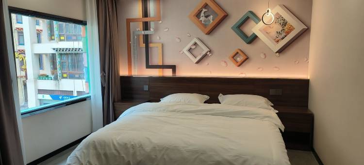 德格云端电竞酒店图片