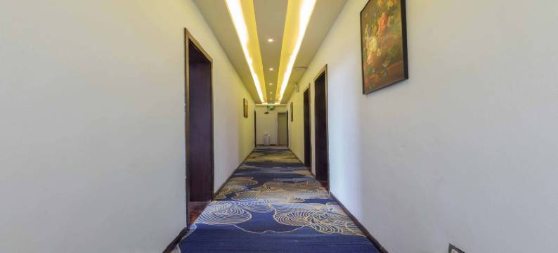 弥勒都市188轻奢酒店(湖泉生态园店)图片