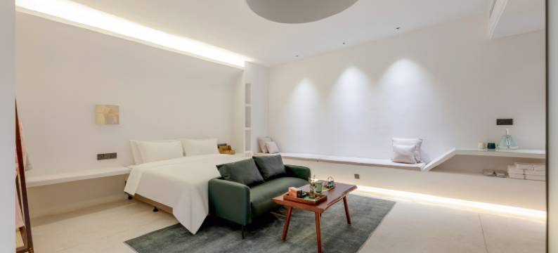 闲时·多元化360°白色印象设计师·轻奢美宿(老君山中灵索道店)图片