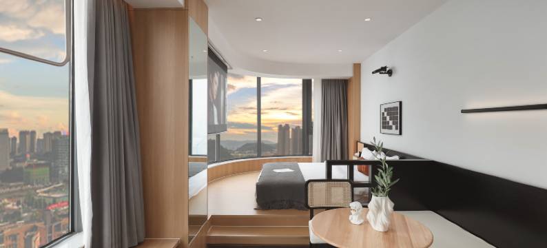 城市之光·观景设计师影院酒店(淮安洪泽武夷广场店)图片