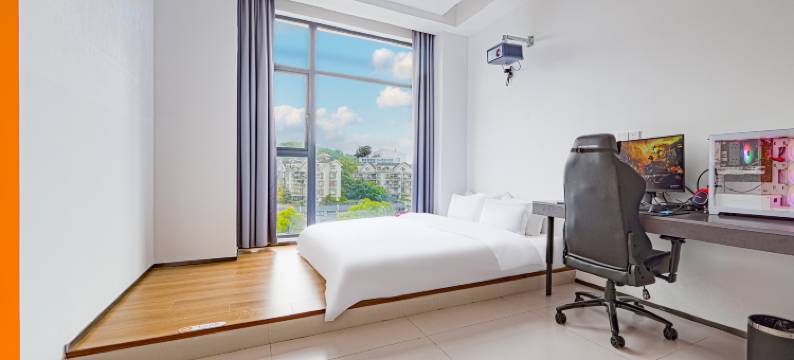 暴风电竞酒店(重庆江北国际机场桃源天地购物中心店)图片