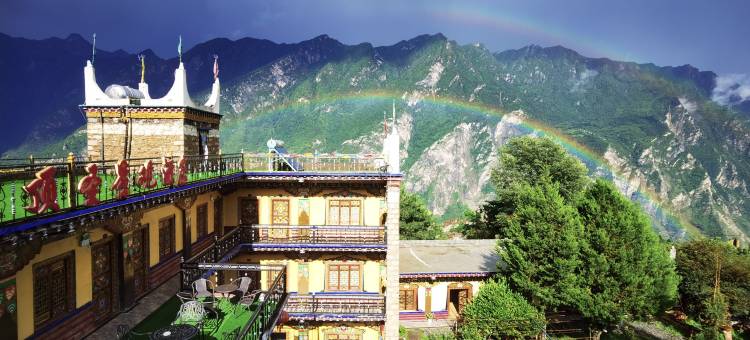 丹巴顶圣景观酒店(甲居藏寨5号观景台店)图片