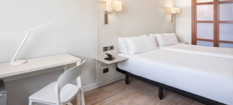 格拉纳达埃斯塔西翁住宿加早餐旅馆(B&B Hotel Granada Estación)图片