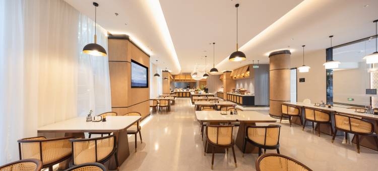 合肥淮河路步行街市府广场亚朵酒店图片