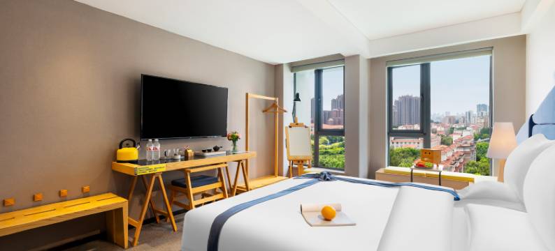 云鼎青年文艺酒店(许昌胖东来天使城店)图片