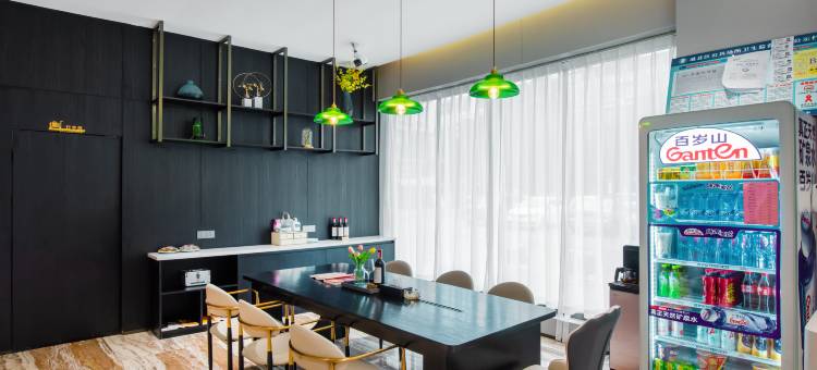 欧琳帝慕悦酒店(贵港高铁站吾悦广场店)图片