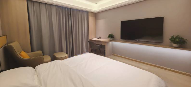 云朵·新世纪酒店(宁洛高速界首光武出口达实商贸城店)图片