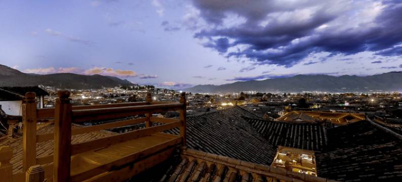 一见一山·侘寂风半山观景度假中古合院谧花园(丽江古城木府店)图片