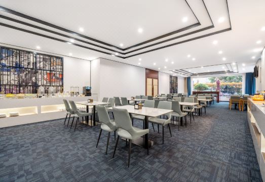 Seashine Hotel (Xiamen Railway Station) Hotel Overview