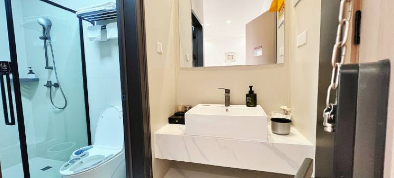 青岛十五号四合院民宿(台东步行街啤酒街店)图片