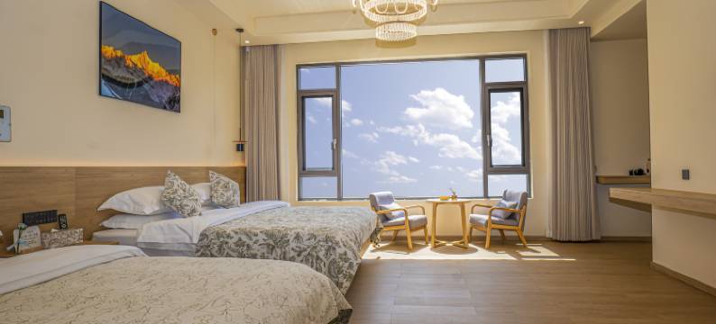 尘上·梅里酒店(飞来寺观景台店)图片