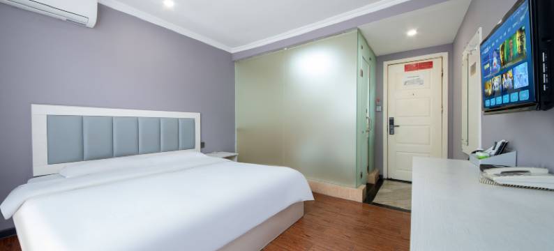 华彩酒店(财富中心秦隆步行街店)图片