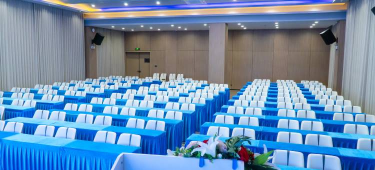 临沧旗峰大酒店(佤山凤城临沧站店)图片