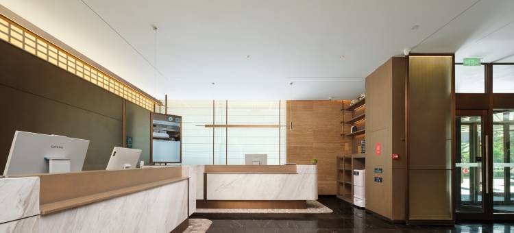 珲春欧式街新安路亚朵酒店图片