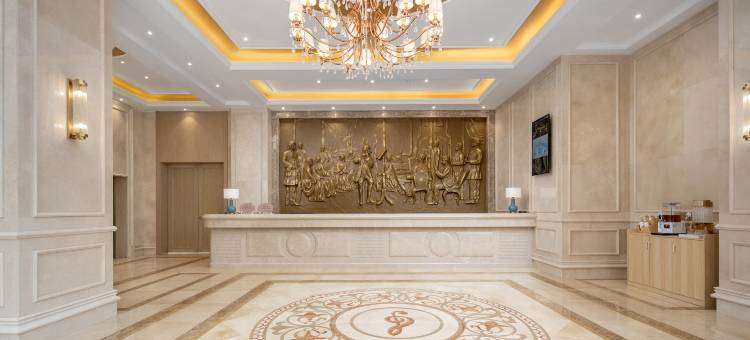 维也纳酒店(盘州南湖公园银杏广场店)图片