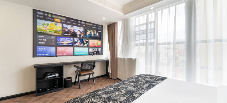 且慢·清晏影音酒店(昆明火车站东风广场店)图片