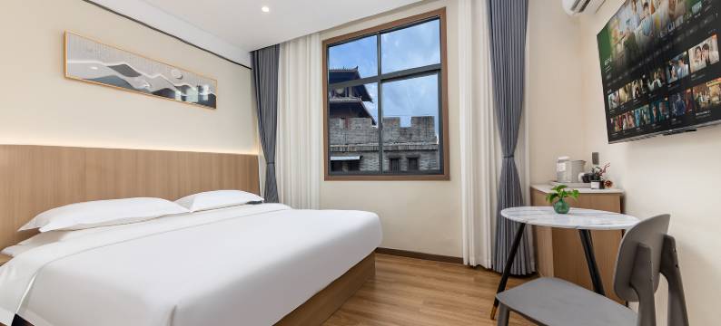 柒零酒店(曹魏古城胖东来时代广场店)图片