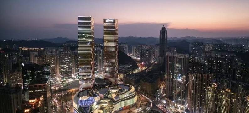 Shimmer·凯宾皇冠高空影音酒店(贵阳花果园购物中心店)图片