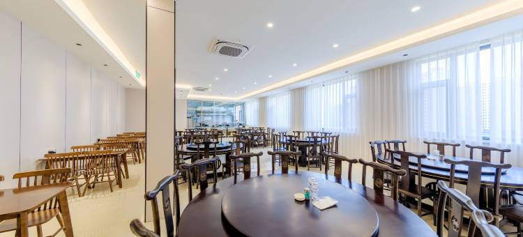 呼和浩特凯顿酒店(蒙亮风情园区店)图片