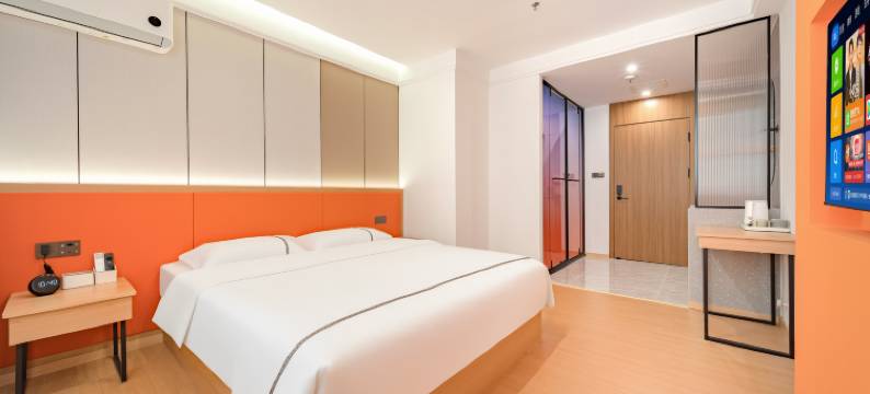 云朗宾馆(长春吉大一院文化广场地铁站店)图片