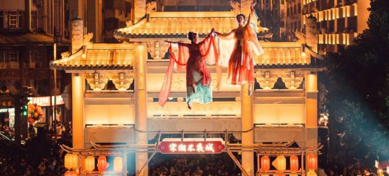 郁孤台畔·拾叁间民宿(江南宋城郁孤台店)图片