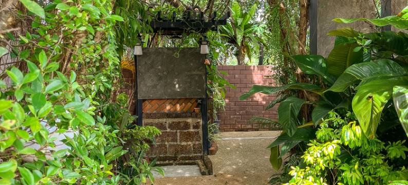 普吉岛查龙码头附近的 BaanMee(BaanMee Phuket near Chalong Pier)图片