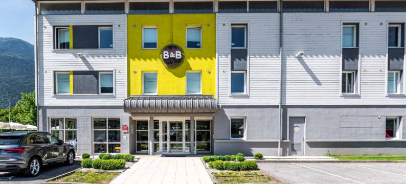 圣让德莫里安住宿加早餐酒店(B&B Hôtel Saint Jean de Maurienne)图片