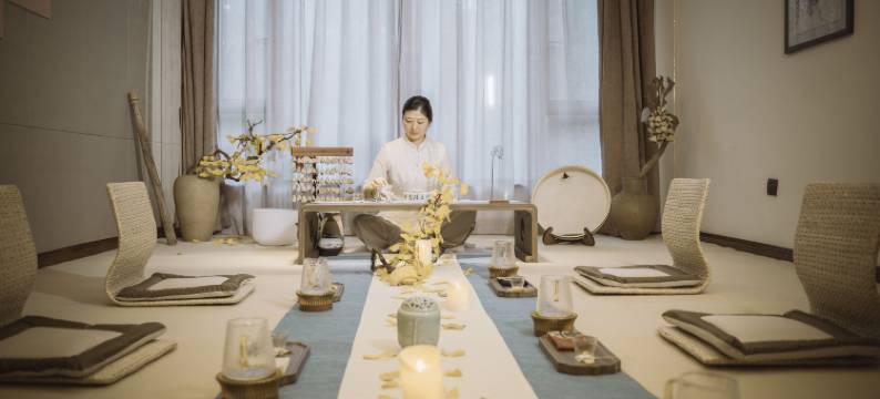 峨眉山观景温泉汤屋图片