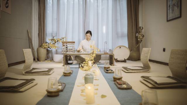 峨眉山观景温泉汤屋图片