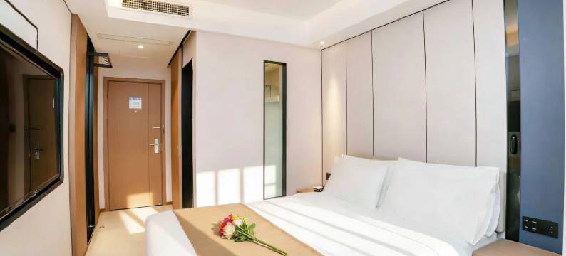 艺龙安云酒店(上海漕河泾印象城虹梅路地铁站店)图片