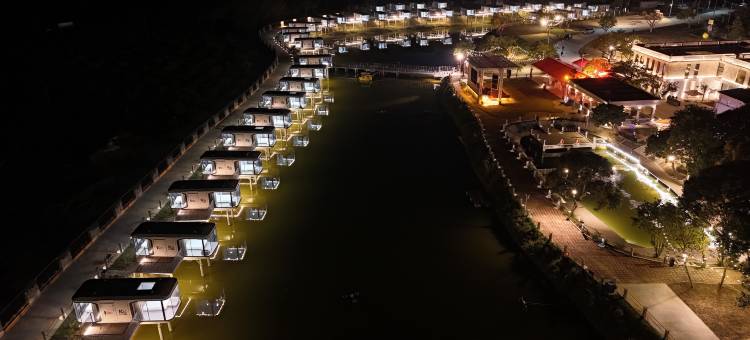 凤乡乐宿太空舱湖景民宿图片