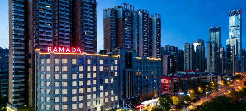 长沙岳麓金融中心华美达酒店图片