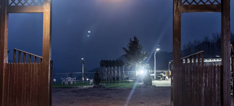 松涧小隐民宿(漫山花溪谷店)图片