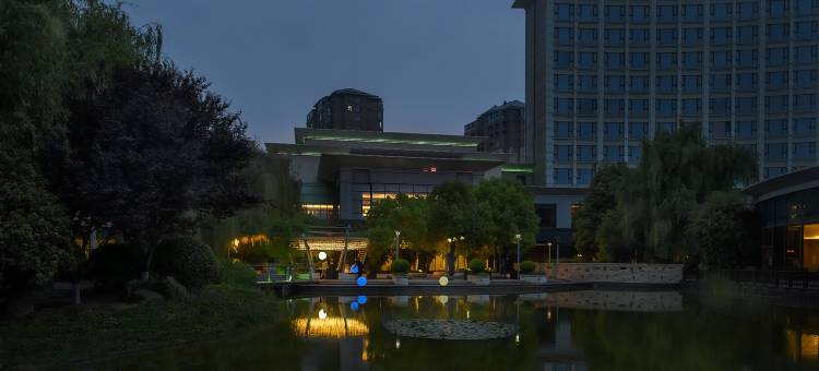 南阳建业森林半岛假日酒店图片