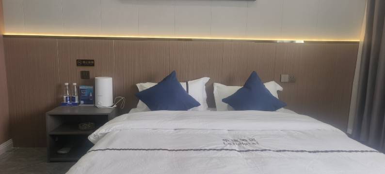 乐途供氧观景酒店(冈仁波齐风景区店)图片