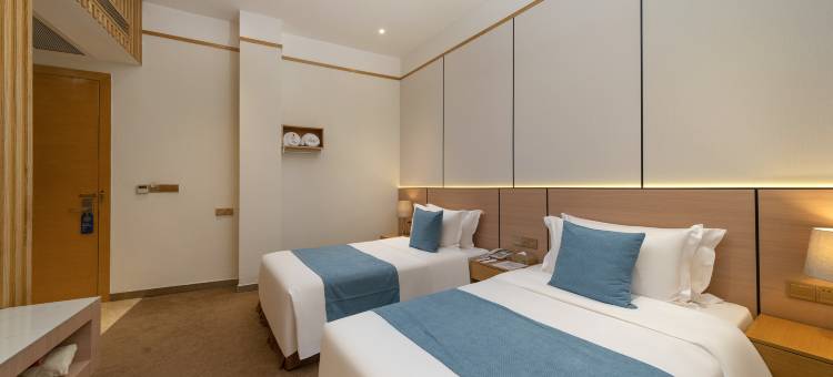 湛江金富汽车主题酒店(金沙湾观海长廊店)图片