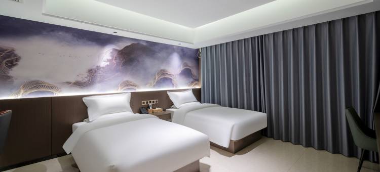 云朵酒店(顺城万达广场店)图片