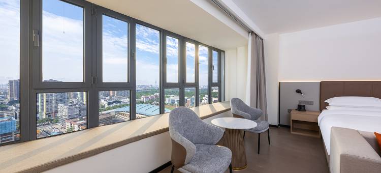 艺龙瑞云酒店(西安浐灞金融城店)图片