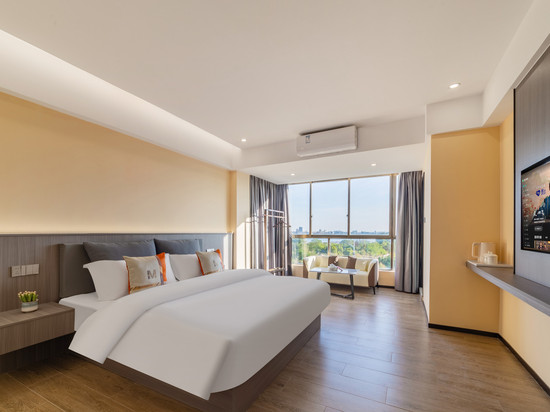 潮屿·江景凤凰绿地度假美宿(潮州古城牌坊街店)