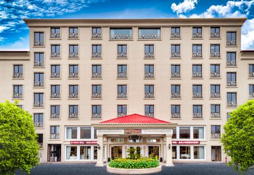 龙虎山华泉精品饭店外景图