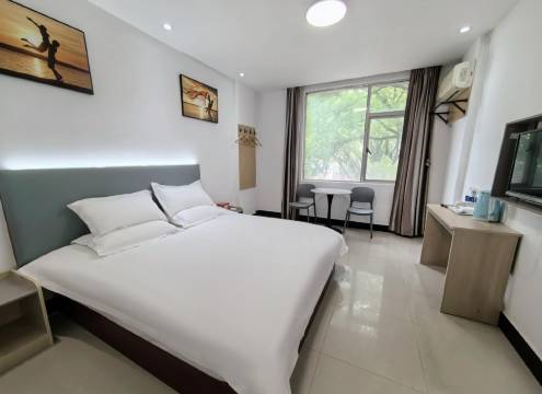 兴国潋江商务酒店(五福广场店)