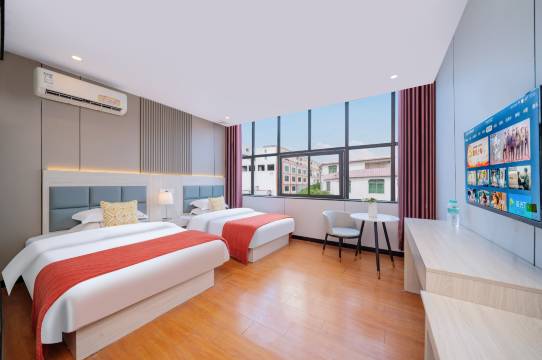 祥龙商务酒店(龙江沃达百货店)