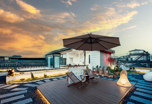 Yunbo Light Luxury Homestay (Dali Ancient City South Gate Branch) Hotel Overview