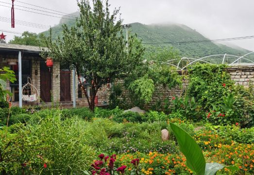 Qiumingju Guesthouse Hotel Overview