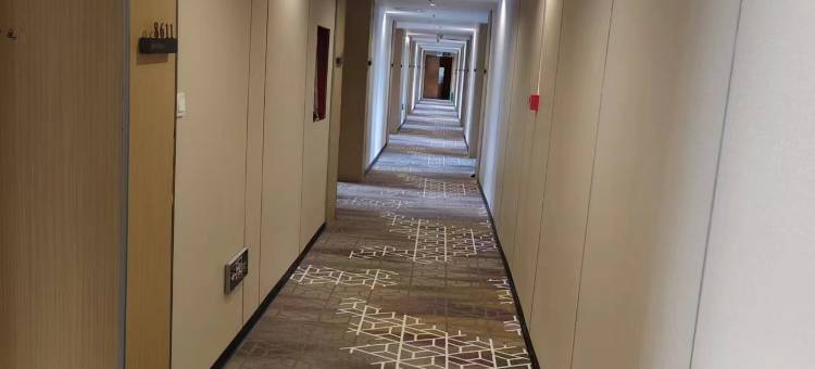 速8优选酒店(连云港高铁站苏宁广场店)图片