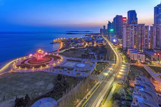 青岛五四广场麦凯乐亚朵酒店图片