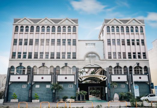 东岸行旅外景图