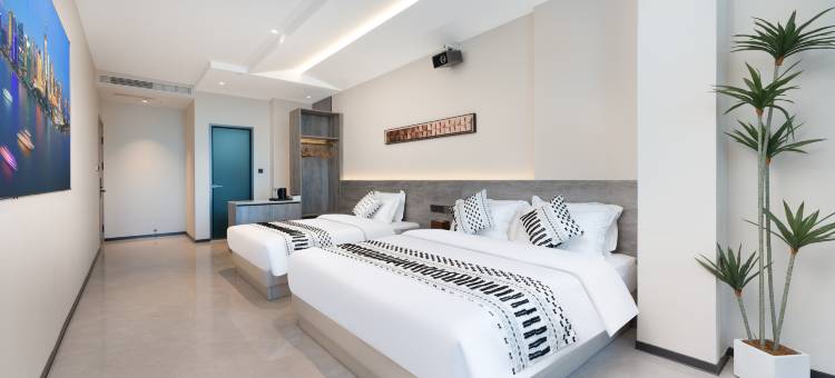 威海安海缦斯酒店(威海高铁站华发新天地店)图片